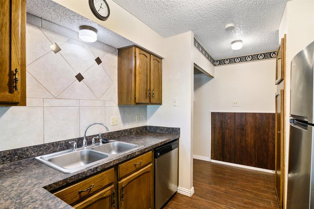 3013 Queens Way Property Photo 11