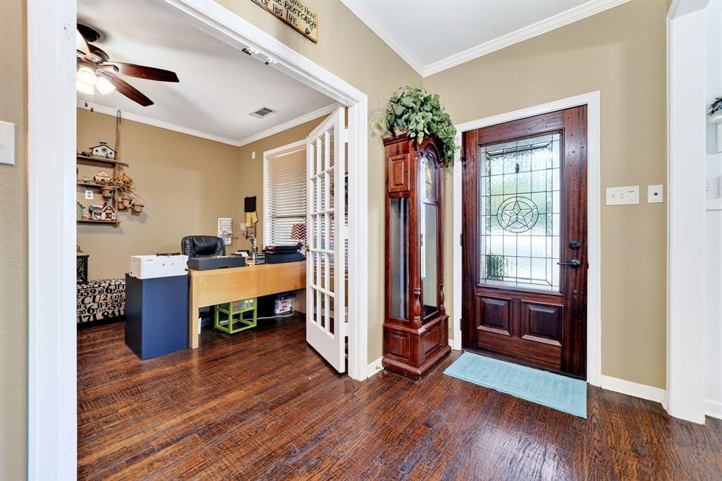 2197 Meadow Way Property Photo 3
