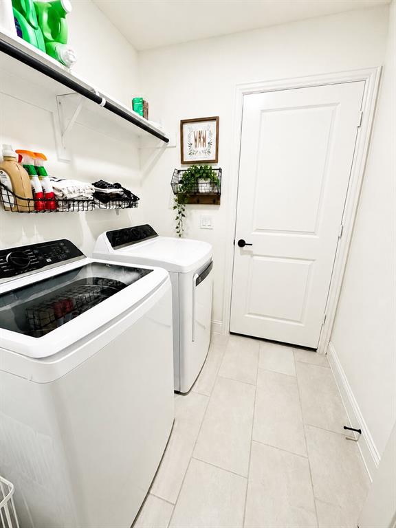 7709 Gatevine Avenue Property Photo 25