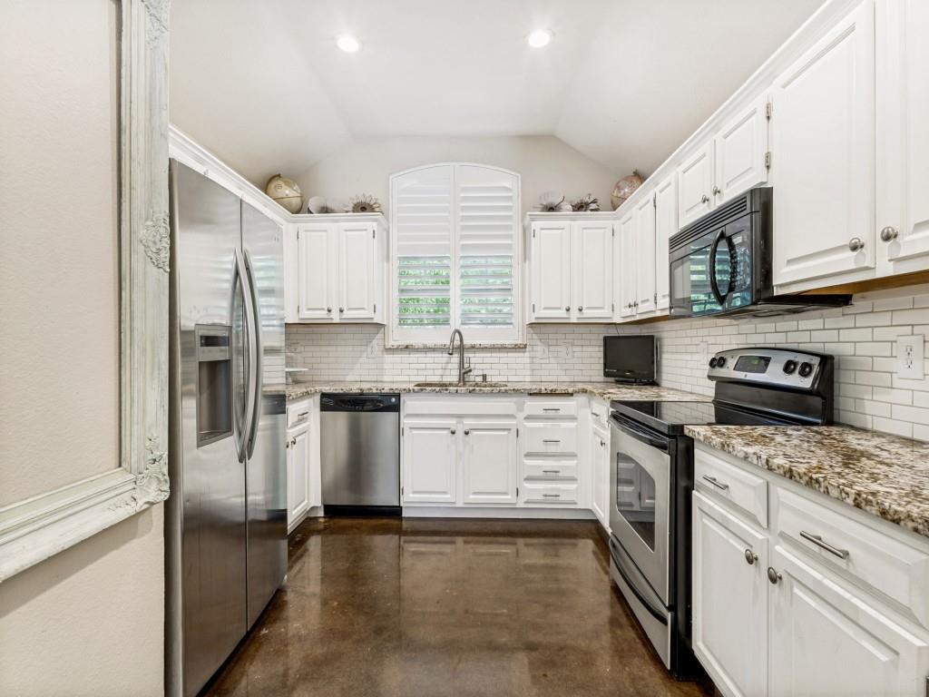 808 Canyon Valley Drive Property Photo 10