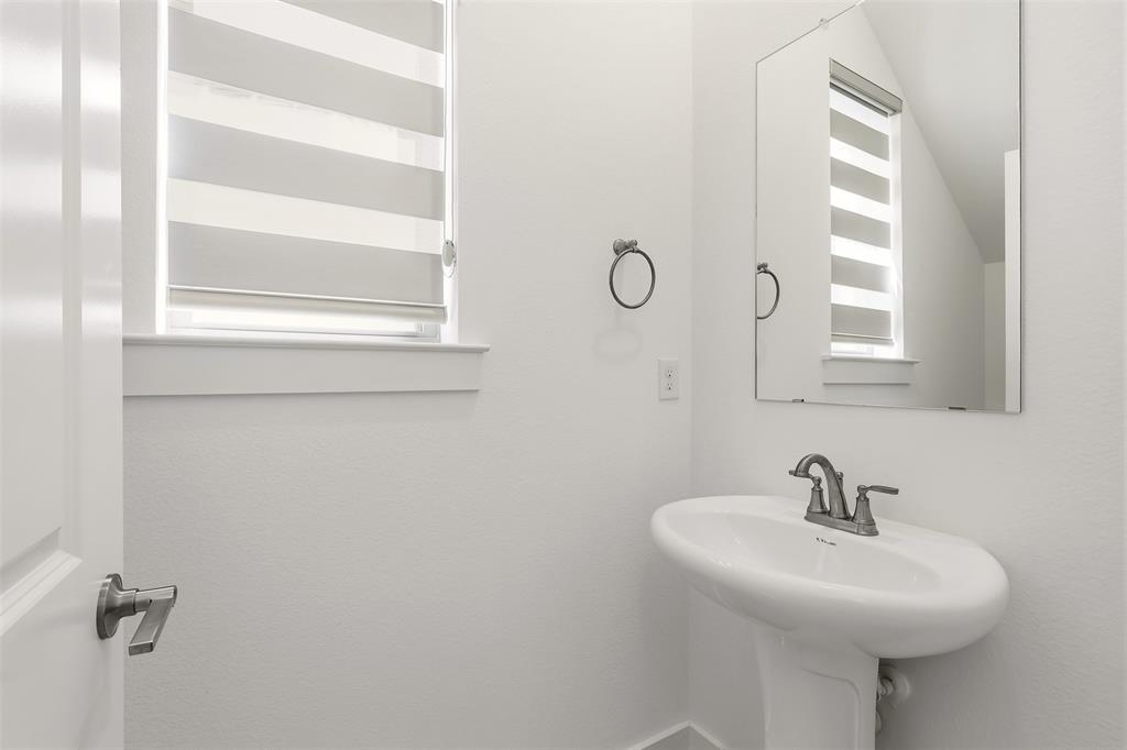 724 Kendall Lane Property Photo 6