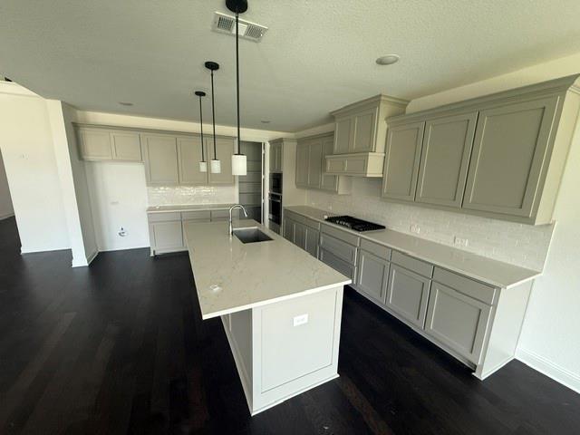2804 Walker Way Property Photo 4