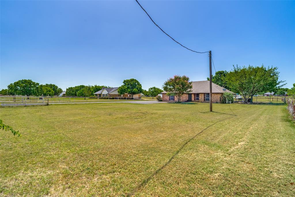 2705 County Road 920 Property Photo 4