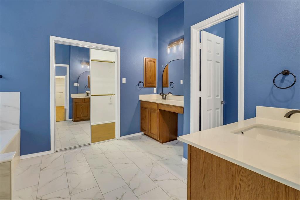 1194 Maple Ridge Way Property Photo 18