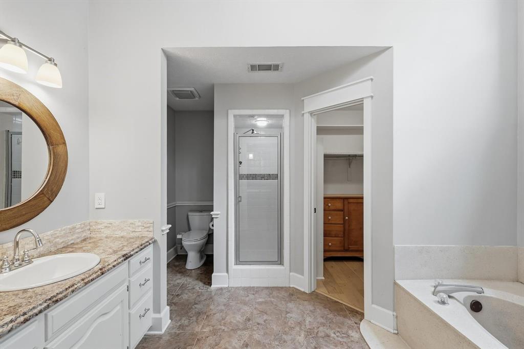 1331 Travis Street Property Photo 27