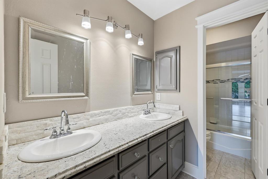 1331 Travis Street Property Photo 34
