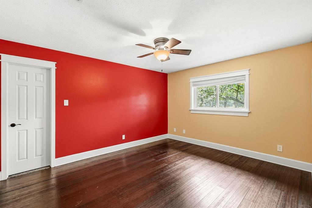 1331 Travis Street Property Photo 35