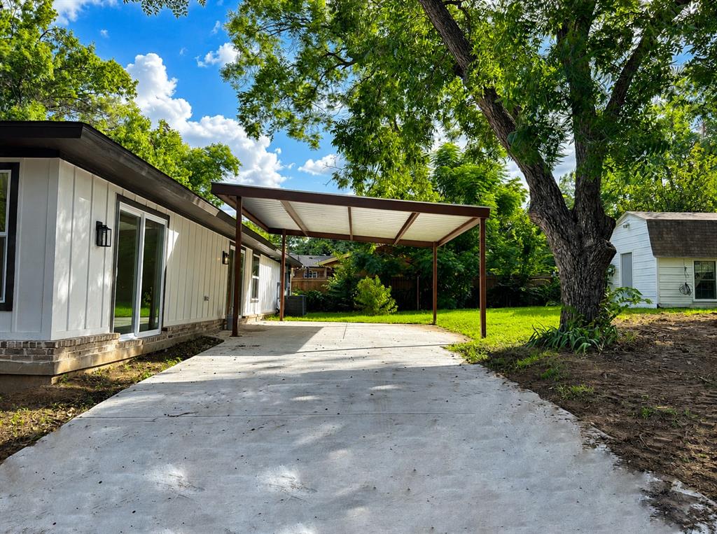 721 Norwood Drive Property Photo 4