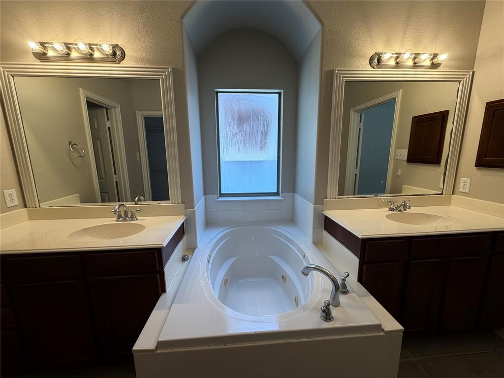 1016 Grey Fox Drive Property Photo 14