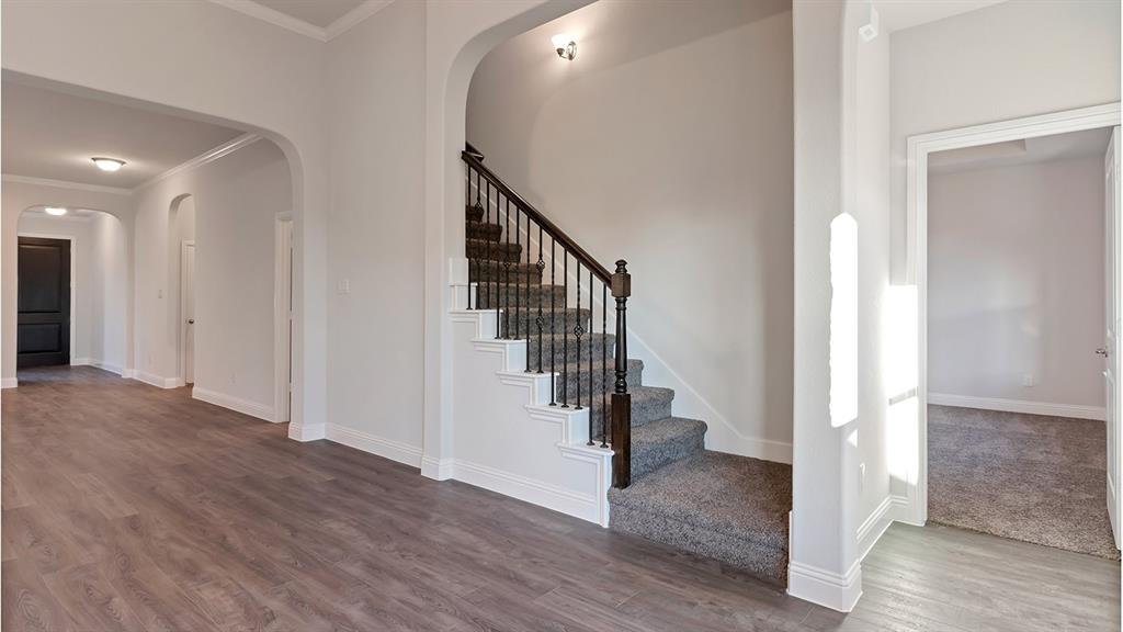 708 Soaring Hawk Drive Property Photo 14