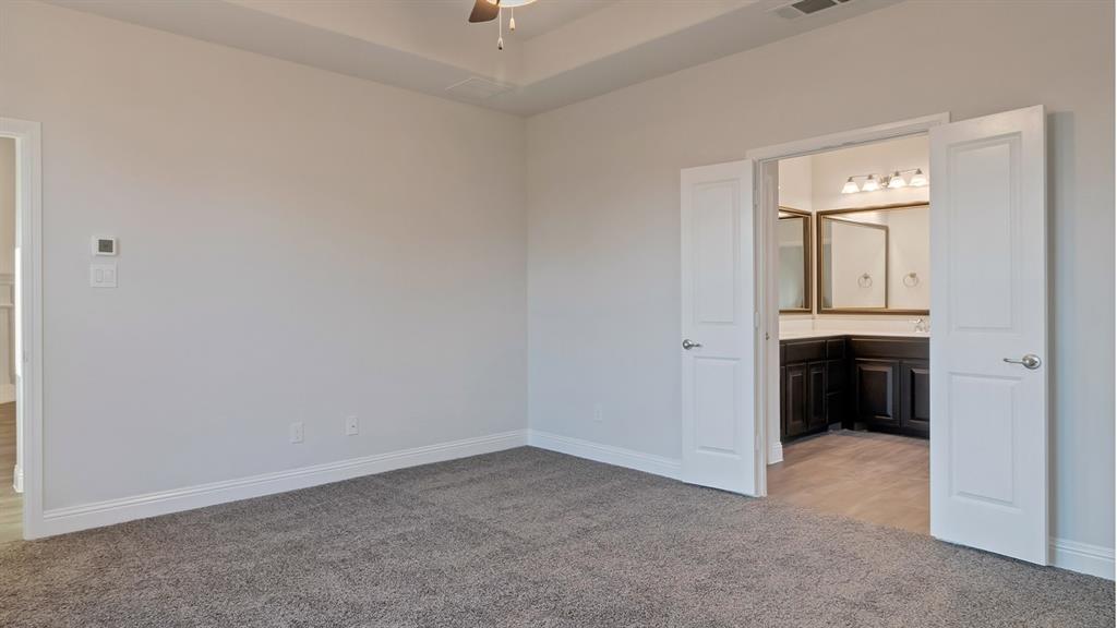 708 Soaring Hawk Drive Property Photo 17