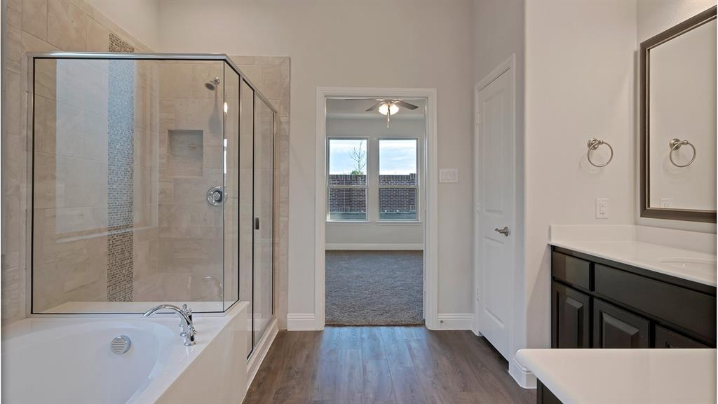 708 Soaring Hawk Drive Property Photo 19