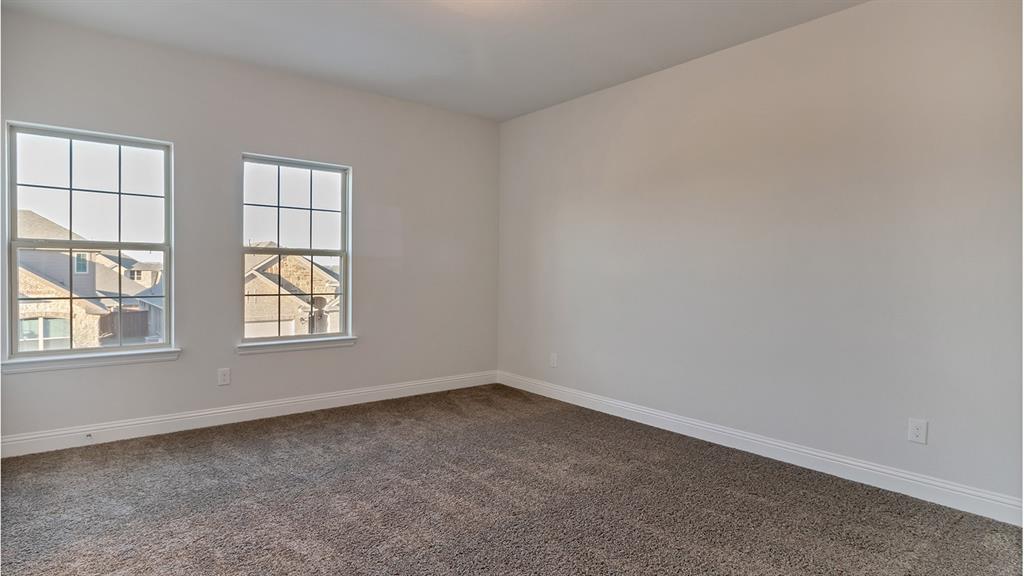 708 Soaring Hawk Drive Property Photo 34