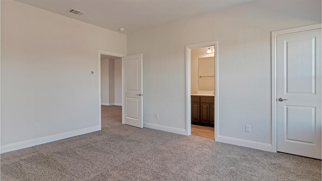 708 Soaring Hawk Drive Property Photo 35