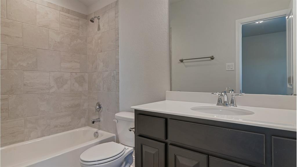 708 Soaring Hawk Drive Property Photo 36