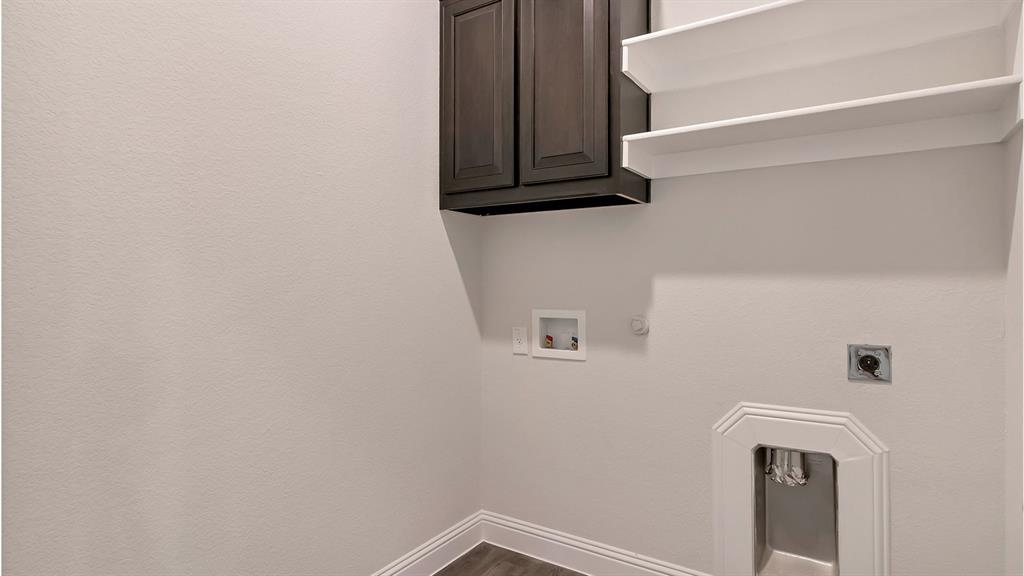708 Soaring Hawk Drive Property Photo 37