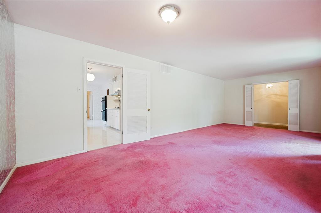 925 Knott Place Property Photo 7