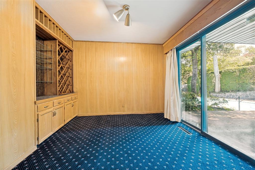 925 Knott Place Property Photo 14