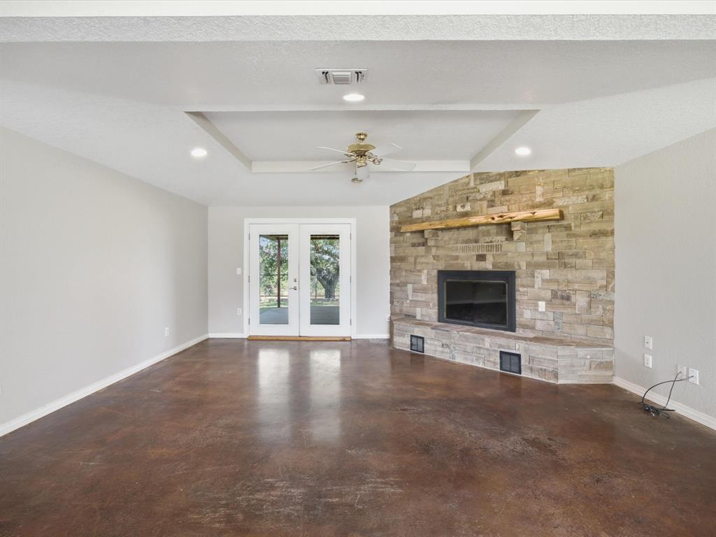 466 County Road 1180 Property Photo 6