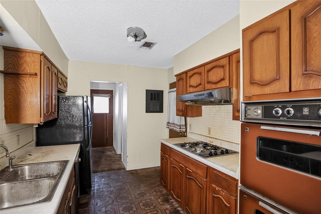 2108 Barton Drive Property Photo 10