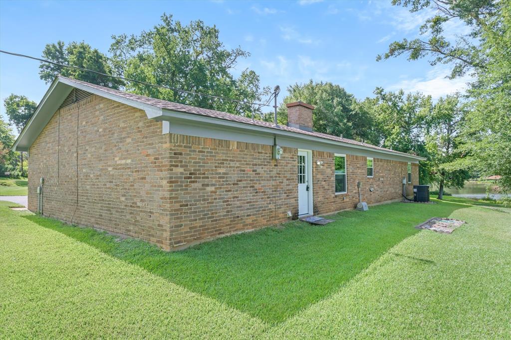 222 County Road 4850 Property Photo 6