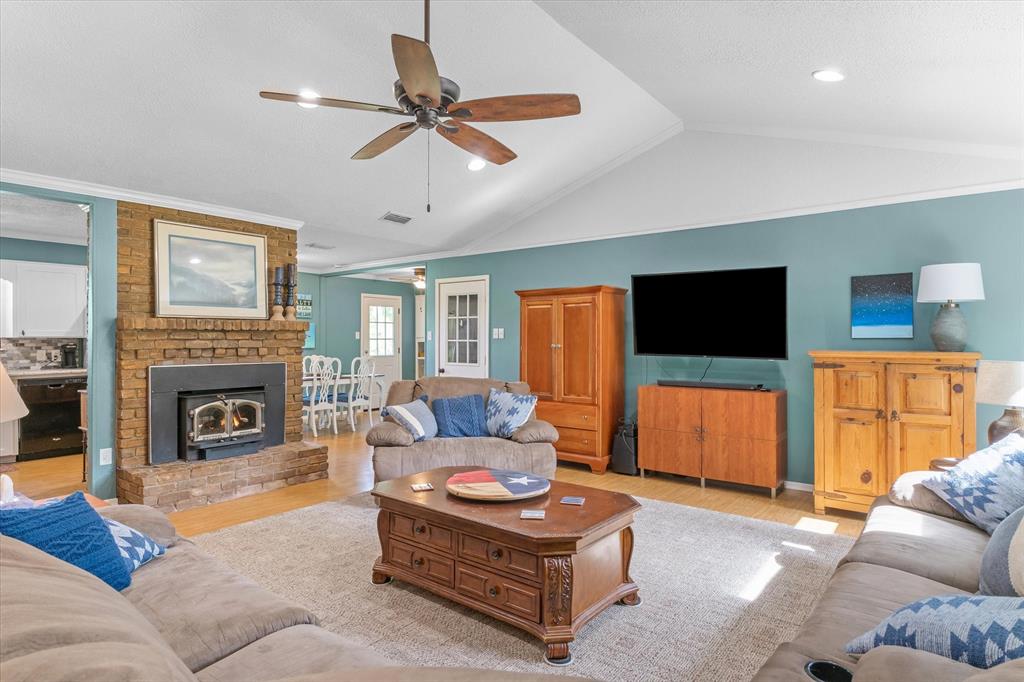 222 County Road 4850 Property Photo 8