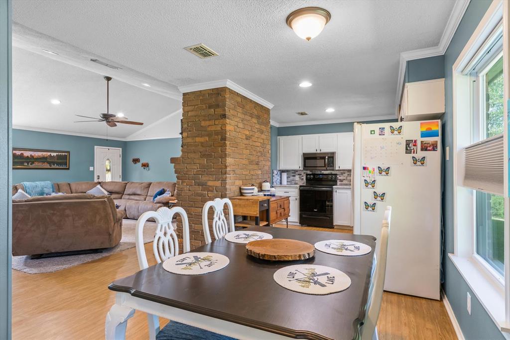222 County Road 4850 Property Photo 13