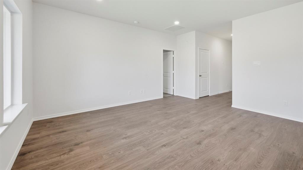 2362 32nd Street Property Photo 6