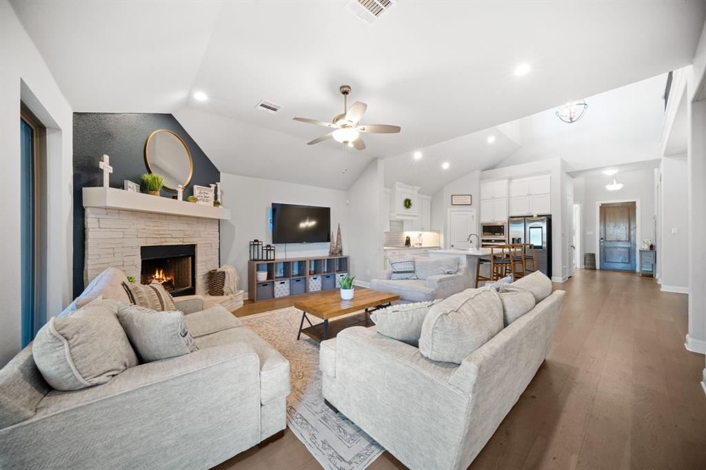 225 Lariat Trail Property Photo 1