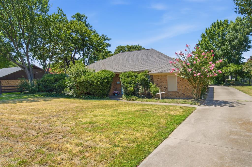213 White Drive Property Photo 2