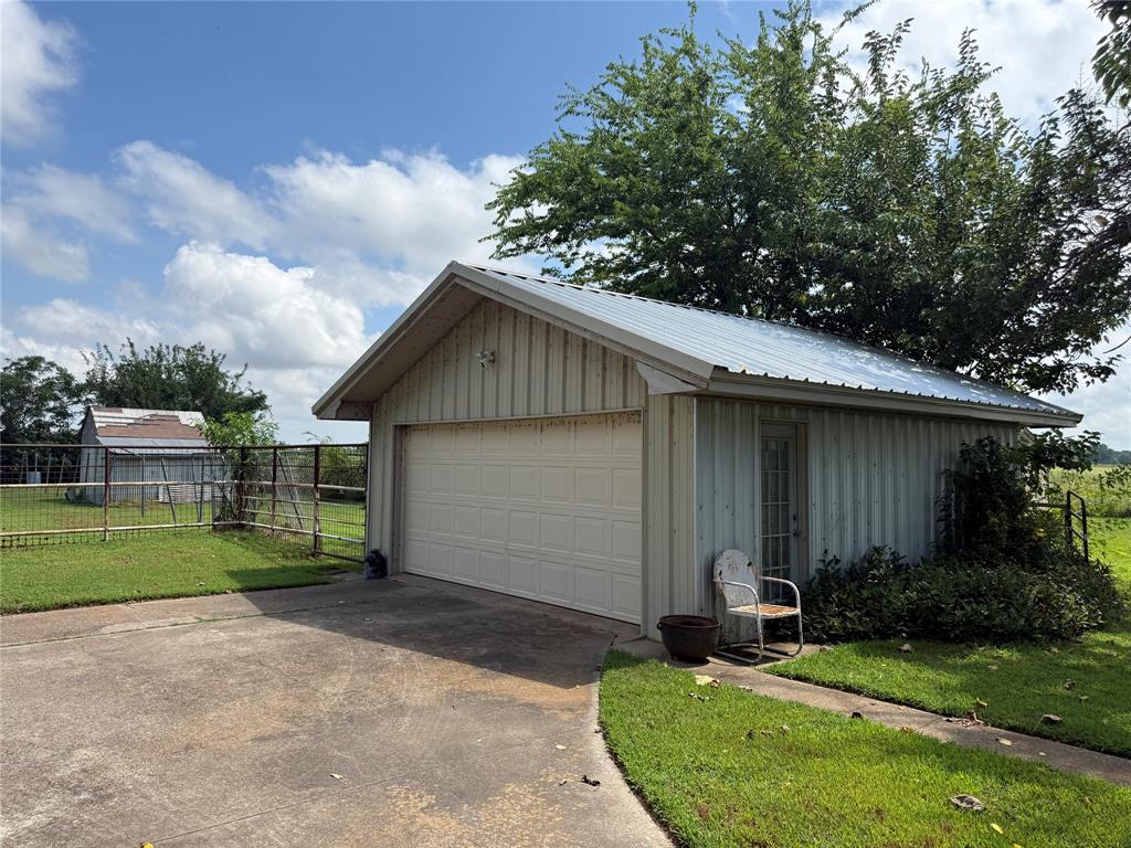 446 County Road 1605 Property Photo 10