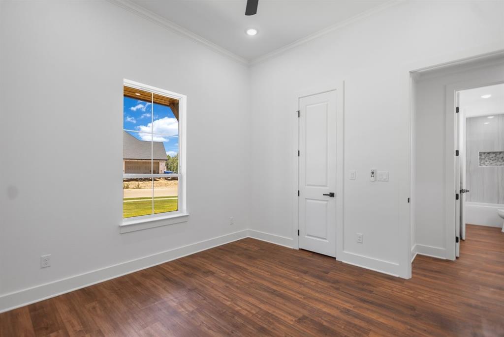 17402 Woodcrest Circle Property Photo 32