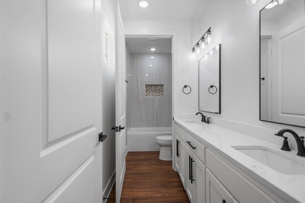 17402 Woodcrest Circle Property Photo 33
