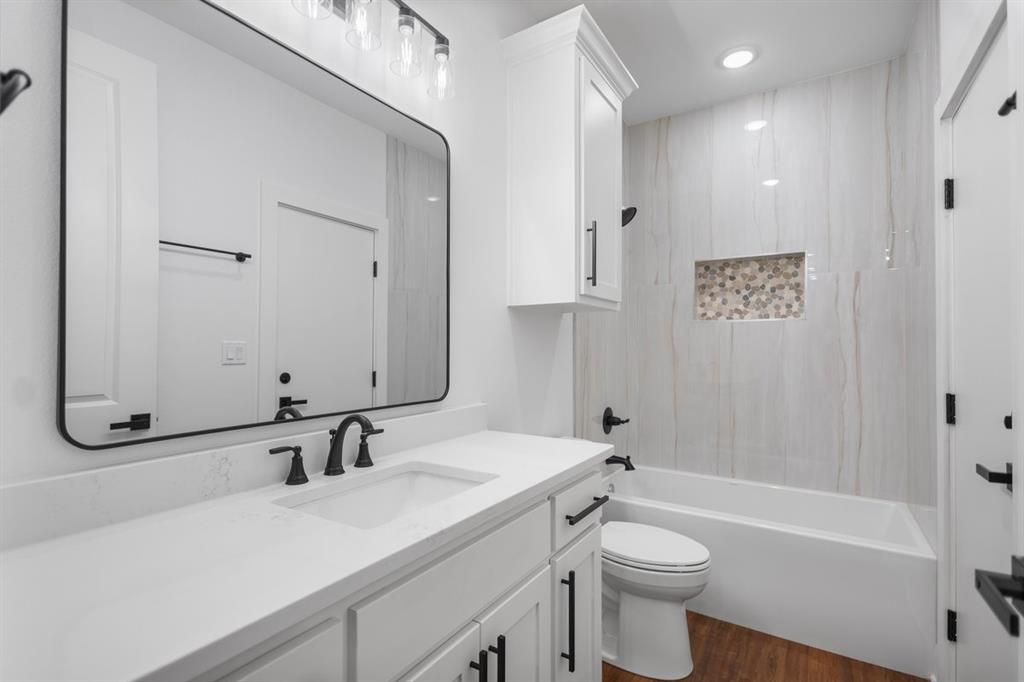 17402 Woodcrest Circle Property Photo 35