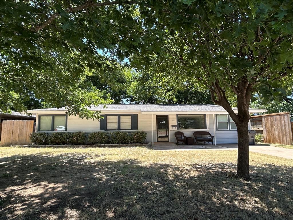 908 Fairview Street Property Photo 1