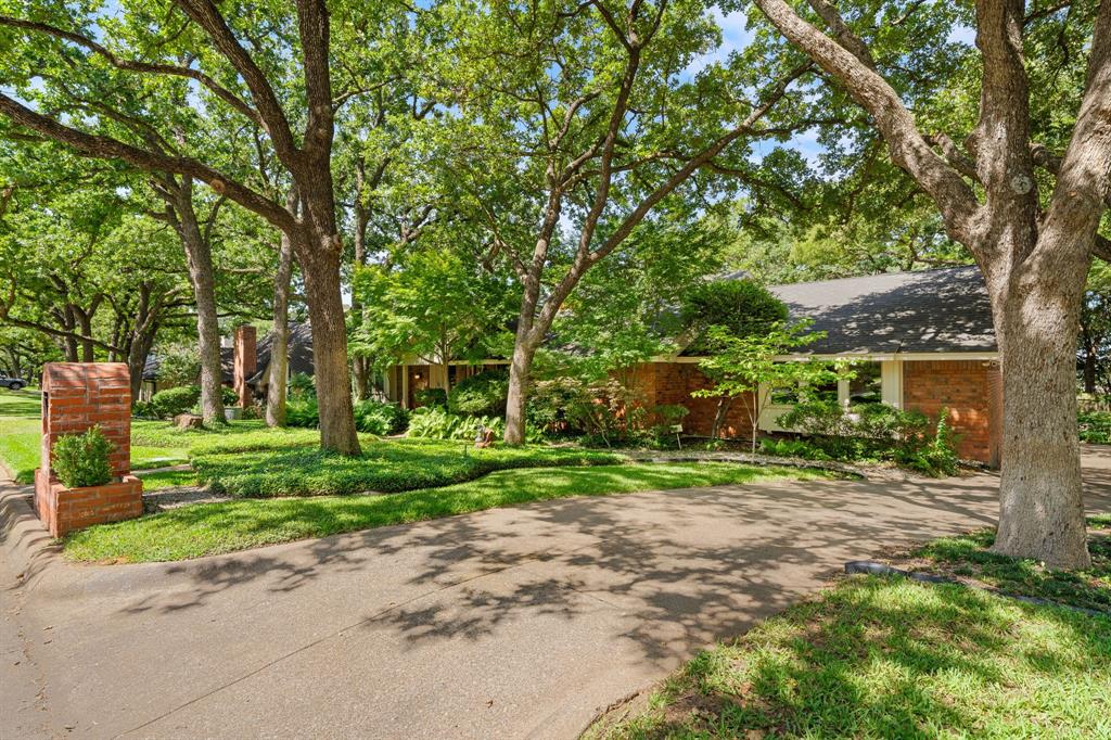 2212 Prestonwood Drive Property Photo 1