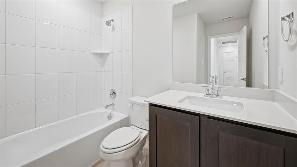 2025 Whispering Lane Property Photo 4