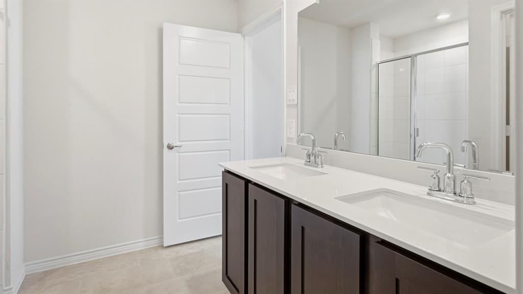 2025 Whispering Lane Property Photo 5