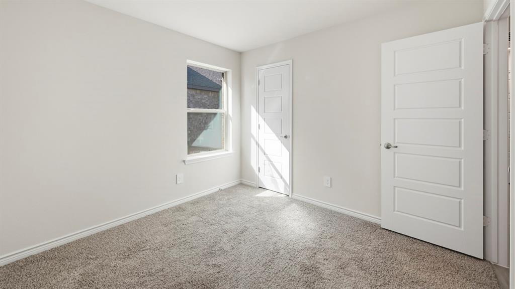 2025 Whispering Lane Property Photo 17