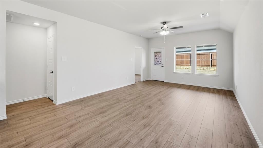 2025 Whispering Lane Property Photo 28