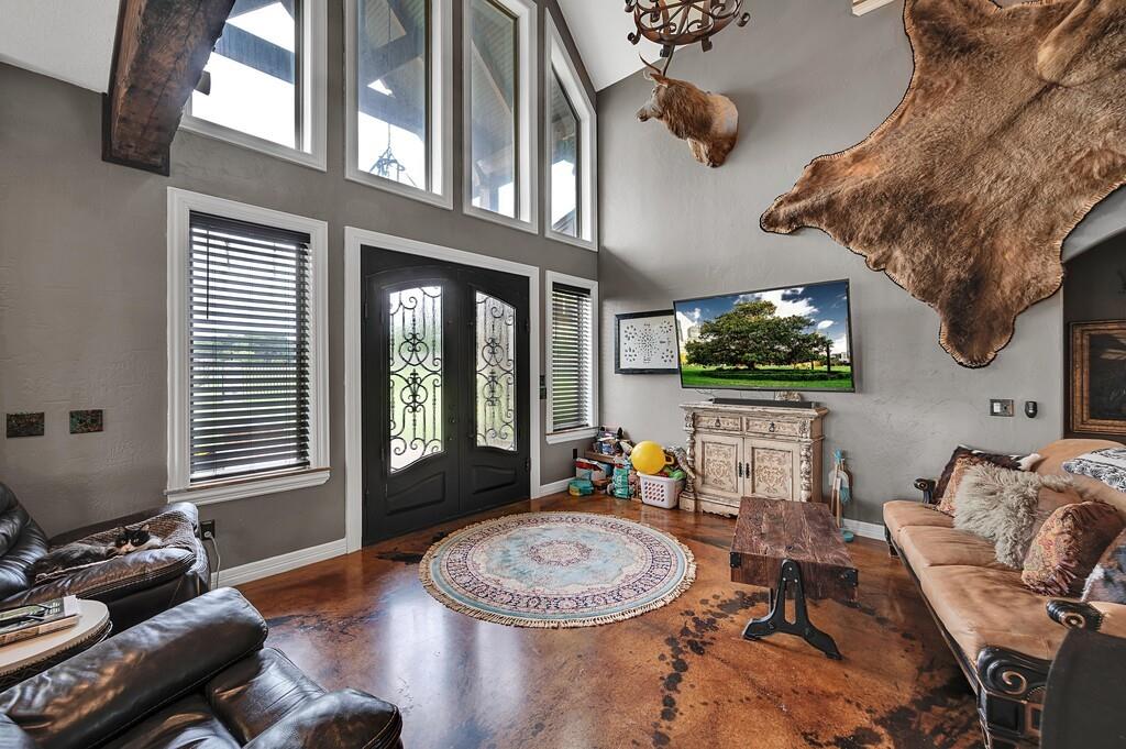 5004 Gholson Road Property Photo 4
