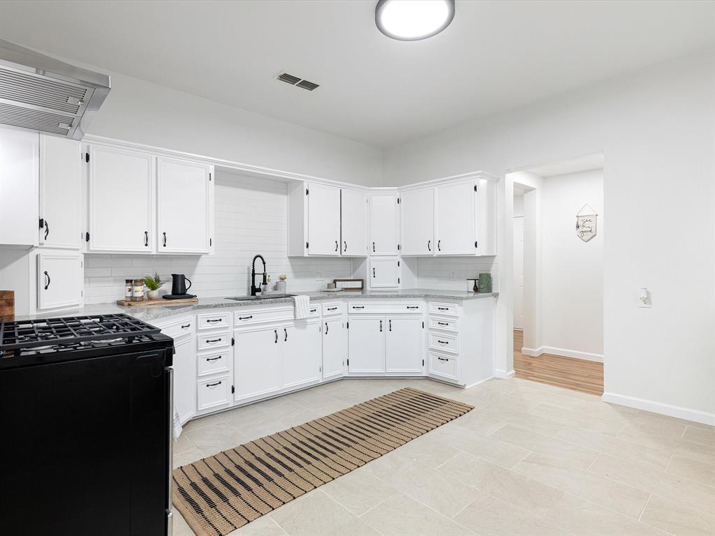 611 Cherry Street Property Photo 4