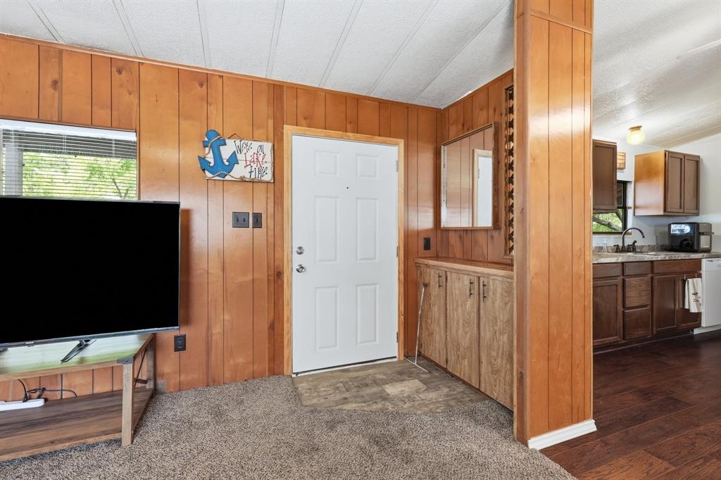 4417 Wildwood Circle Property Photo 4