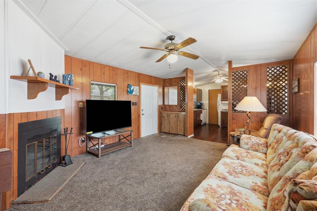 4417 Wildwood Circle Property Photo 7