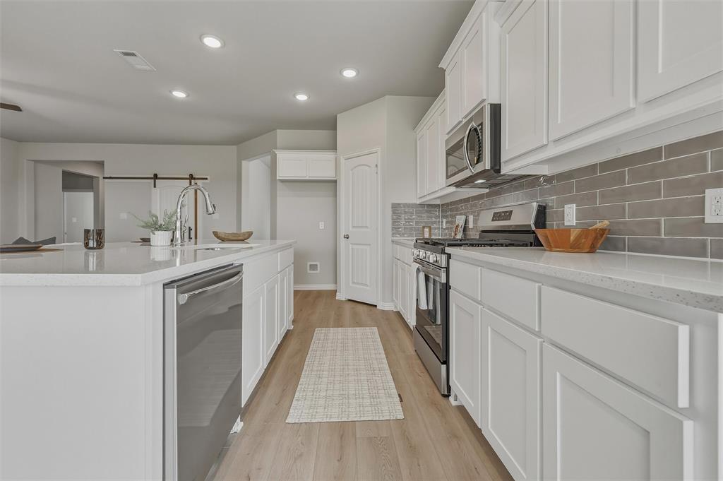3401 Helena Street Property Photo 12