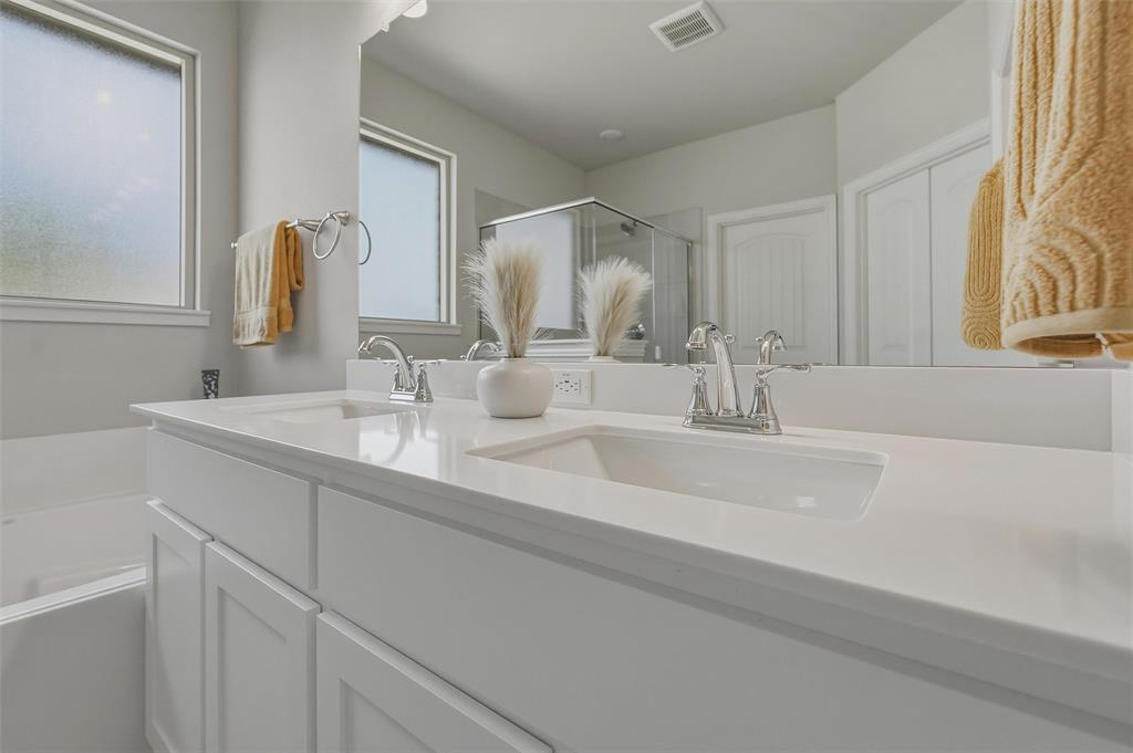 3401 Helena Street Property Photo 23