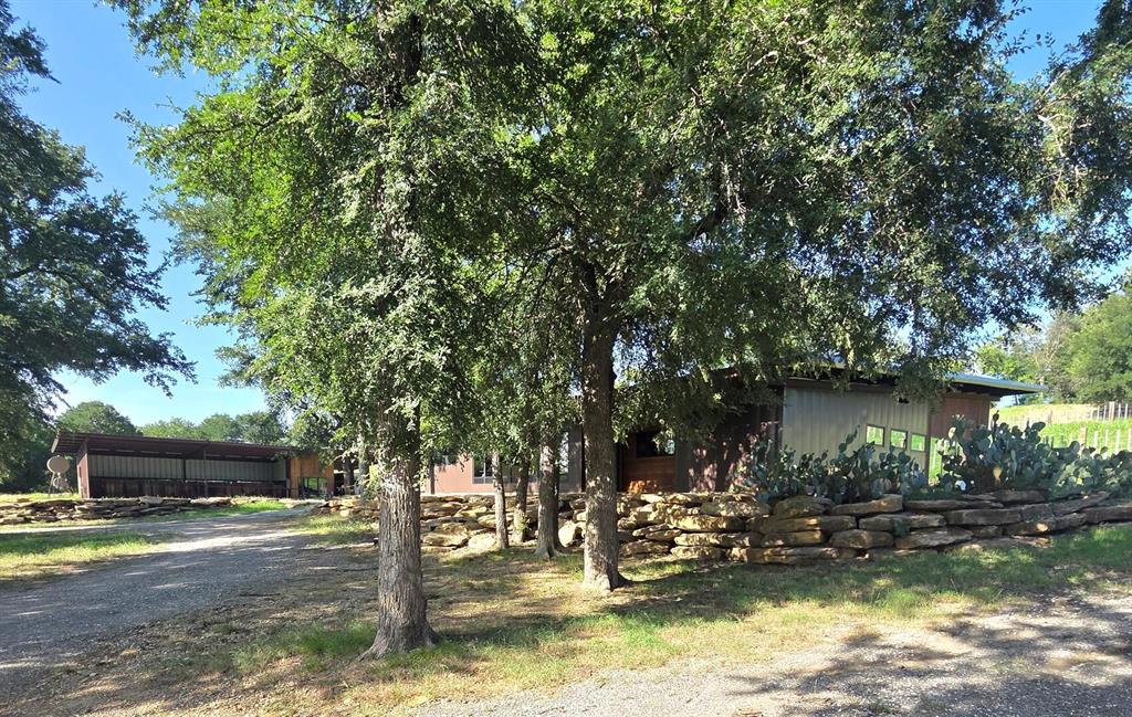 1746 S Fm 372 Property Photo 3