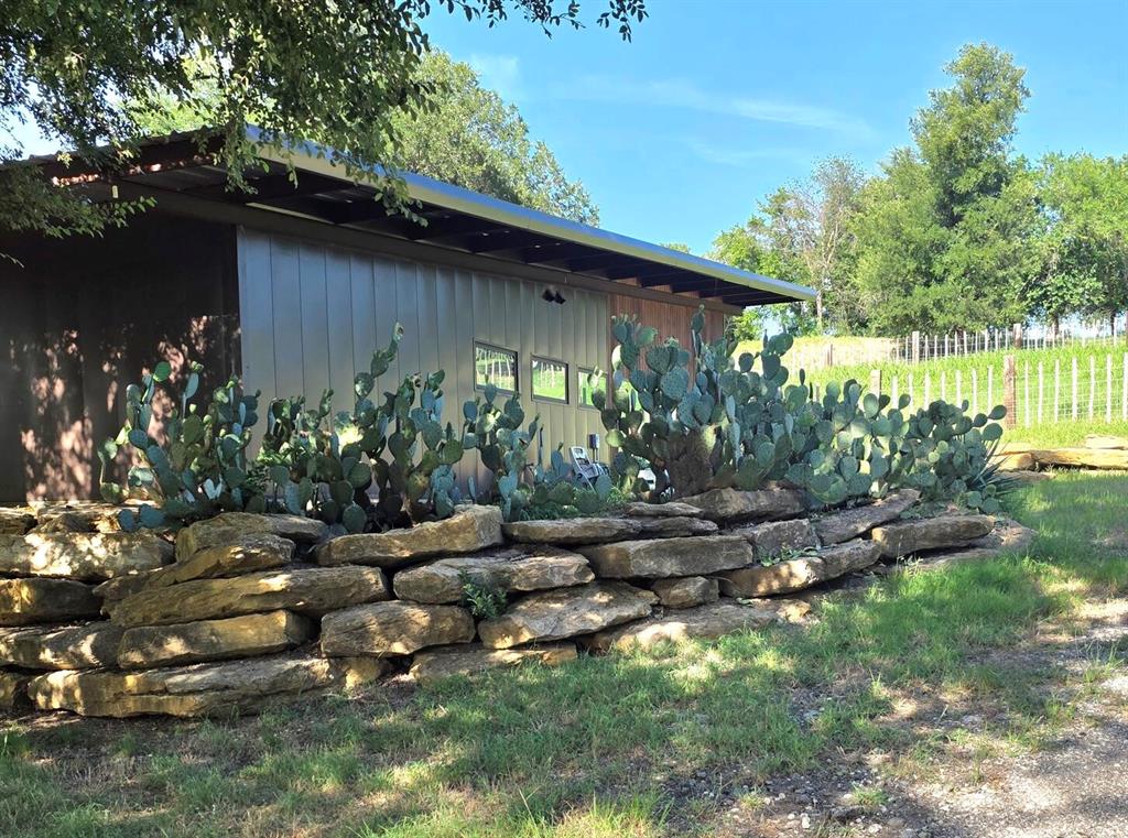 1746 S Fm 372 Property Photo 6