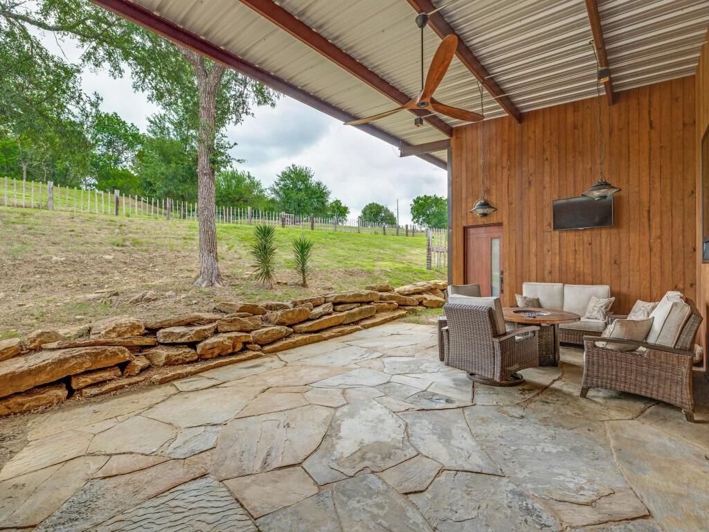 1746 S Fm 372 Property Photo 10