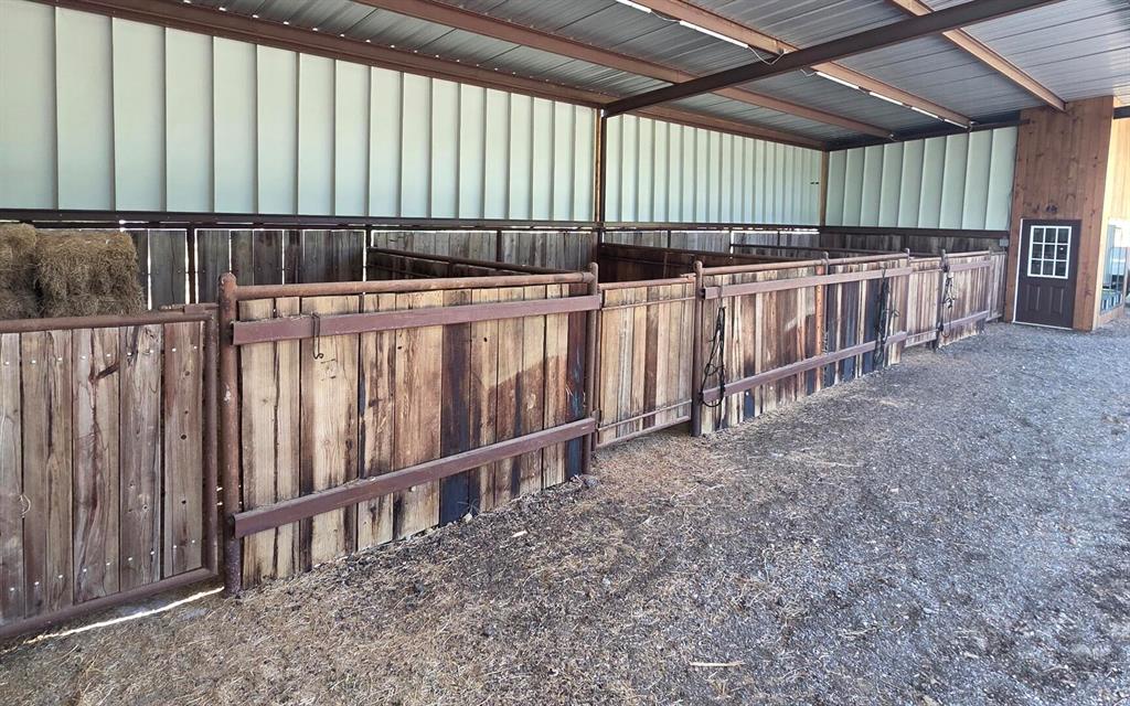 1746 S Fm 372 Property Photo 17